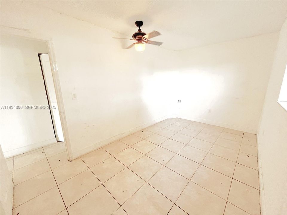 For Rent: $3,100 (3 beds, 1 baths, 1520 Square Feet)