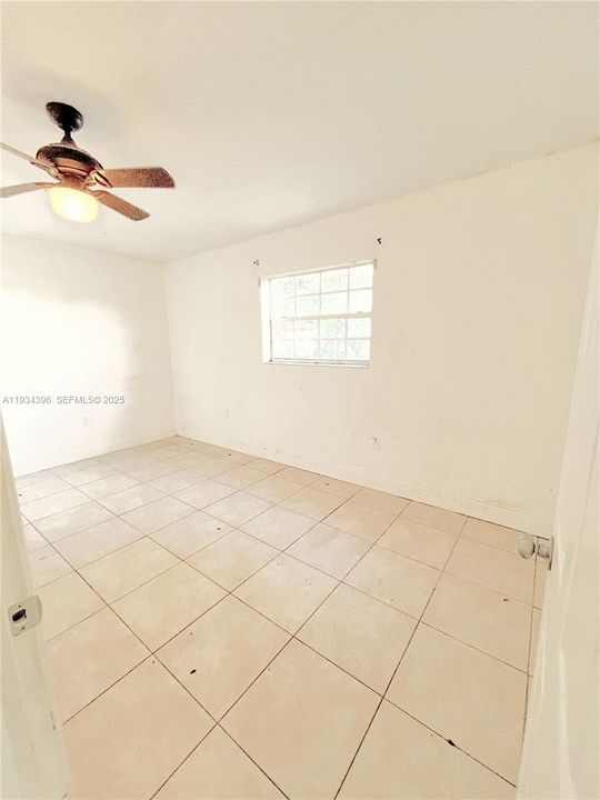 For Rent: $3,100 (3 beds, 1 baths, 1520 Square Feet)