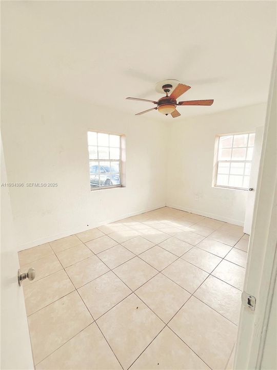 For Rent: $3,100 (3 beds, 1 baths, 1520 Square Feet)