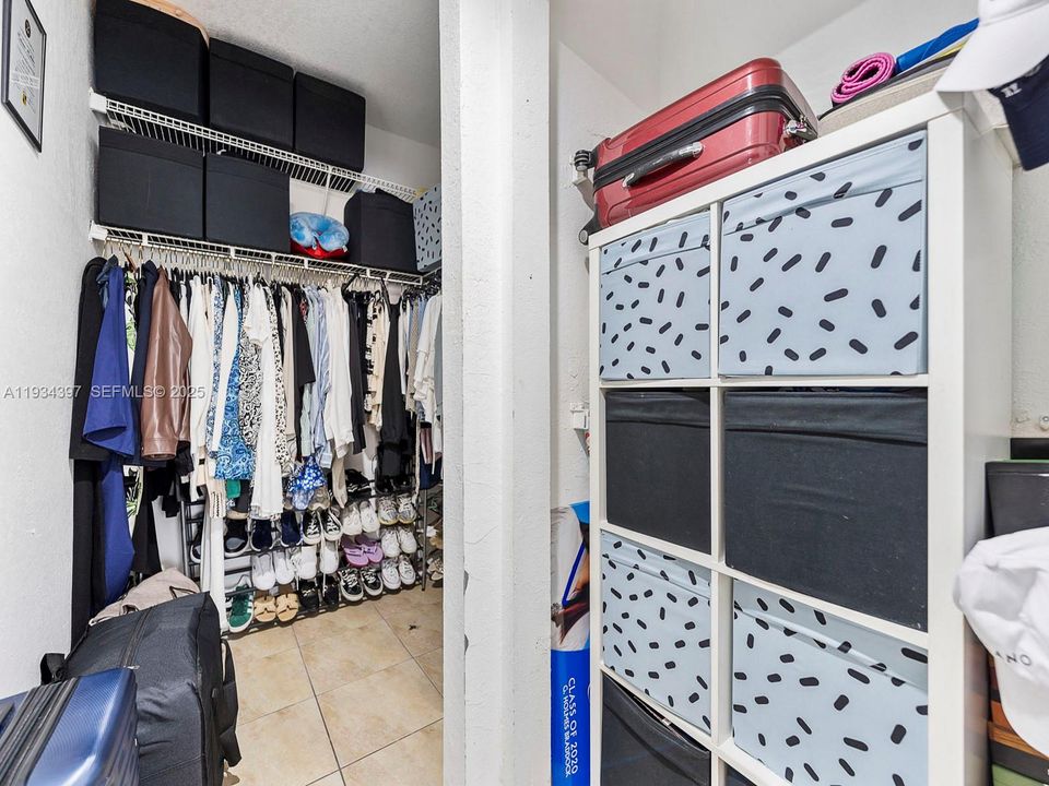 В аренду: $2,350 (2 спален, 2 ванн, 960 Квадратных фут)