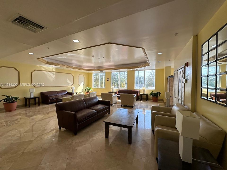 В аренду: $2,200 (1 спален, 1 ванн, 594 Квадратных фут)