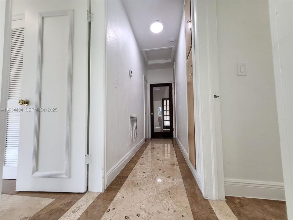 En Renta: $8,000 (3 camas, 2 baños, 2093 Pies cuadrados)