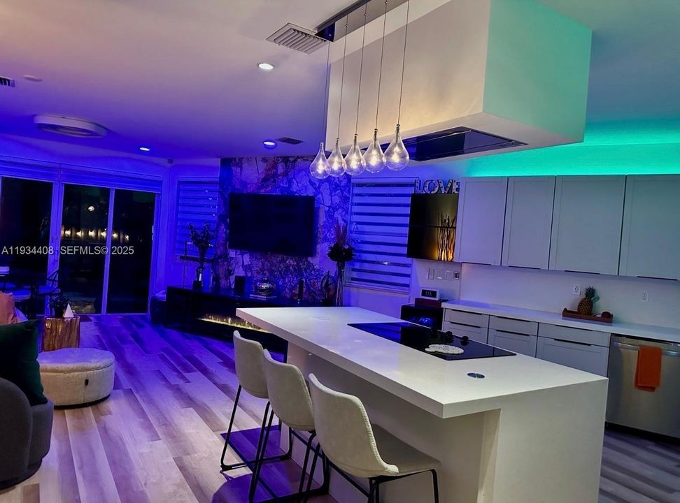 For Rent: $6,000 (3 beds, 3 baths, 2498 Square Feet)