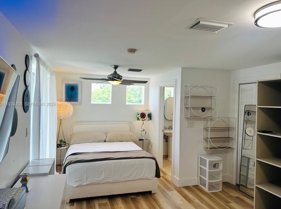 For Rent: $6,000 (3 beds, 3 baths, 2498 Square Feet)