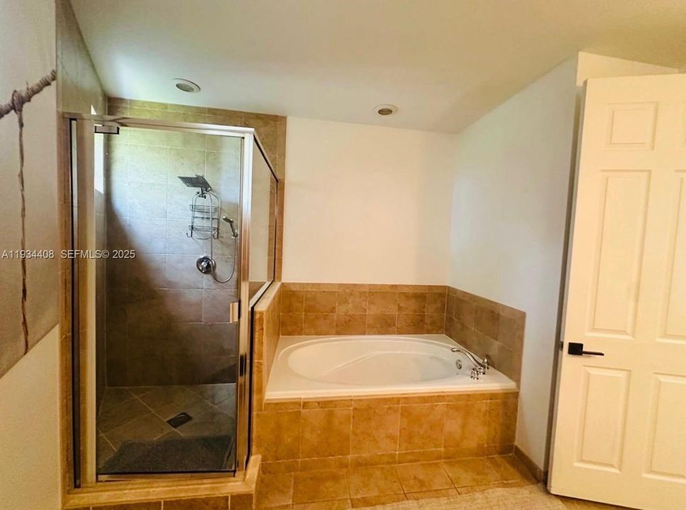 For Rent: $6,000 (3 beds, 3 baths, 2498 Square Feet)