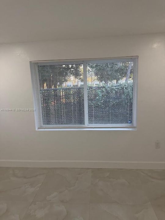 For Rent: $1,500 (1 beds, 1 baths, 1212 Square Feet)