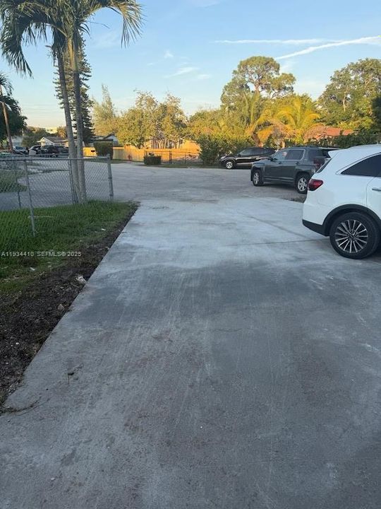 For Rent: $1,500 (1 beds, 1 baths, 1212 Square Feet)