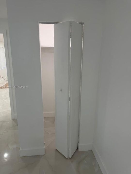 For Rent: $1,500 (1 beds, 1 baths, 1212 Square Feet)