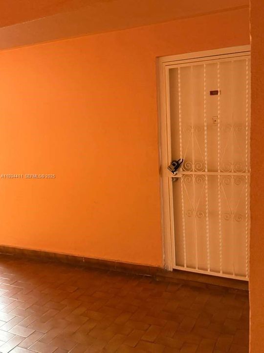 For Rent: $2,100 (2 beds, 2 baths, 986 Square Feet)