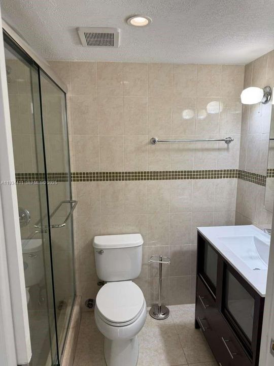 For Rent: $2,100 (2 beds, 2 baths, 986 Square Feet)