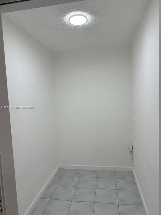 For Rent: $2,100 (2 beds, 2 baths, 986 Square Feet)