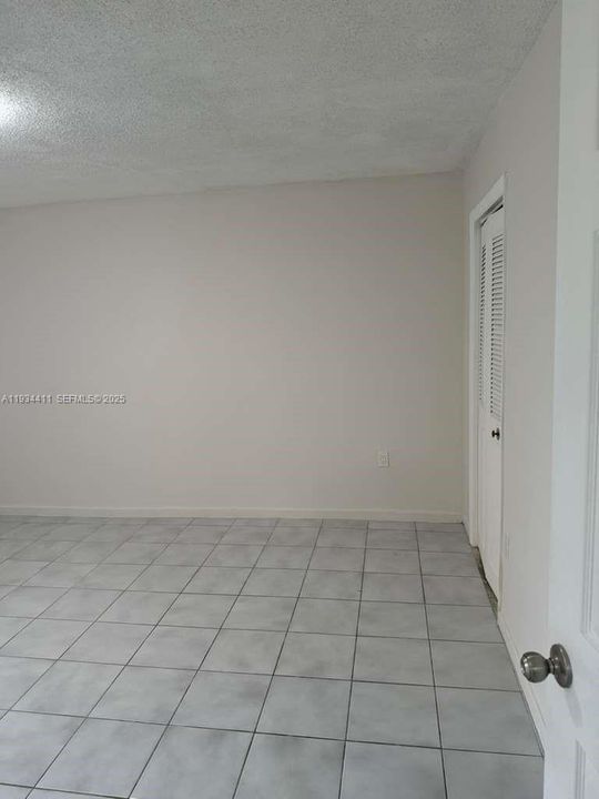 For Rent: $2,100 (2 beds, 2 baths, 986 Square Feet)