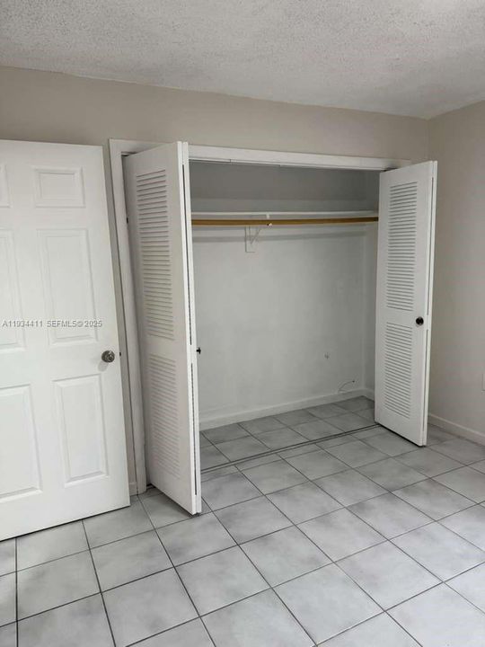 For Rent: $2,100 (2 beds, 2 baths, 986 Square Feet)