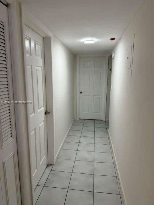 For Rent: $2,100 (2 beds, 2 baths, 986 Square Feet)