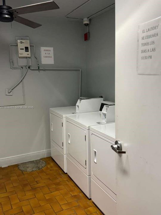 For Rent: $2,100 (2 beds, 2 baths, 986 Square Feet)