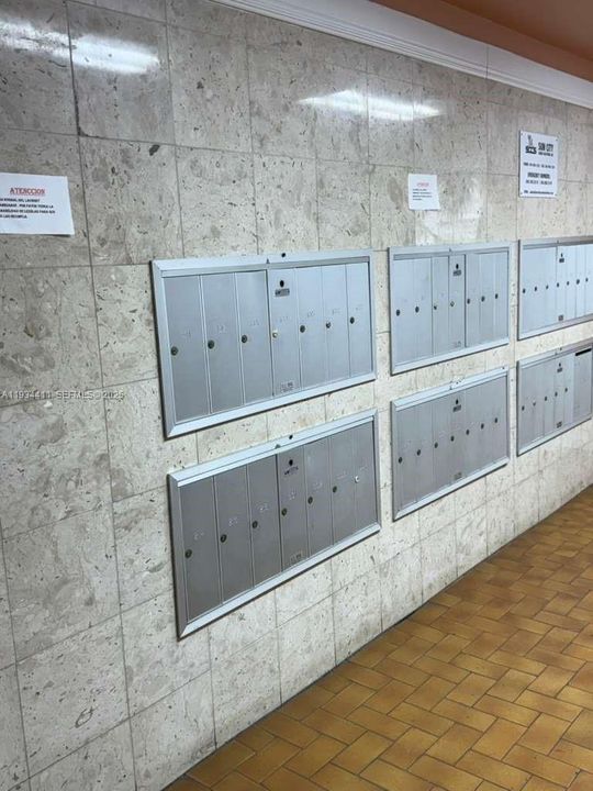 For Rent: $2,100 (2 beds, 2 baths, 986 Square Feet)