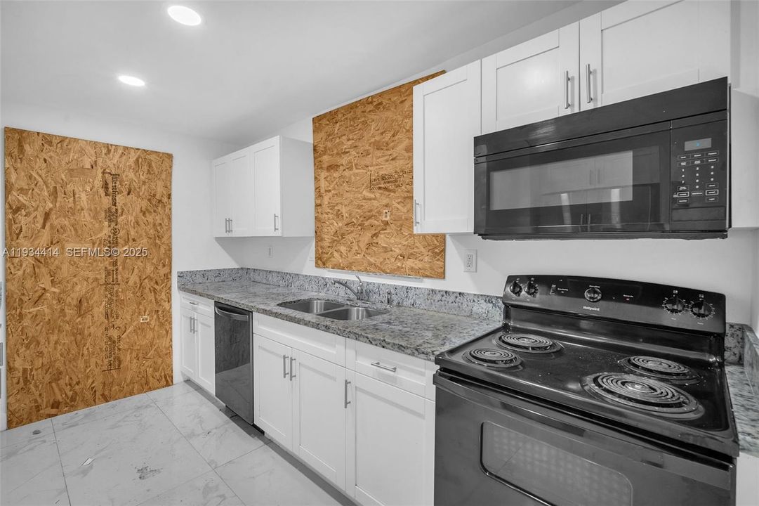 For Sale: $475,000 (3 beds, 2 baths, 1140 Square Feet)