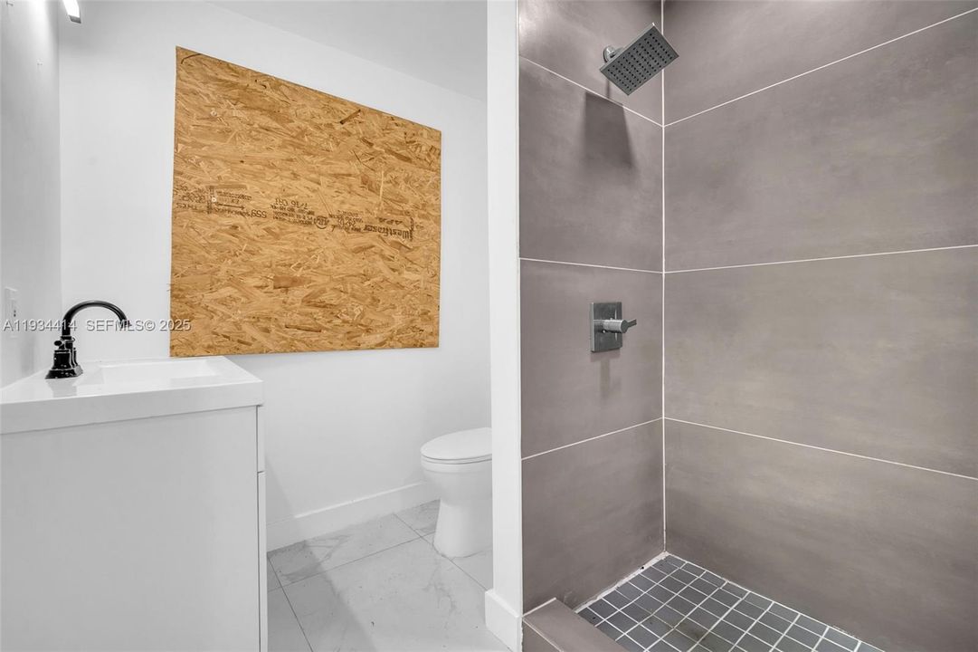 For Sale: $475,000 (3 beds, 2 baths, 1140 Square Feet)