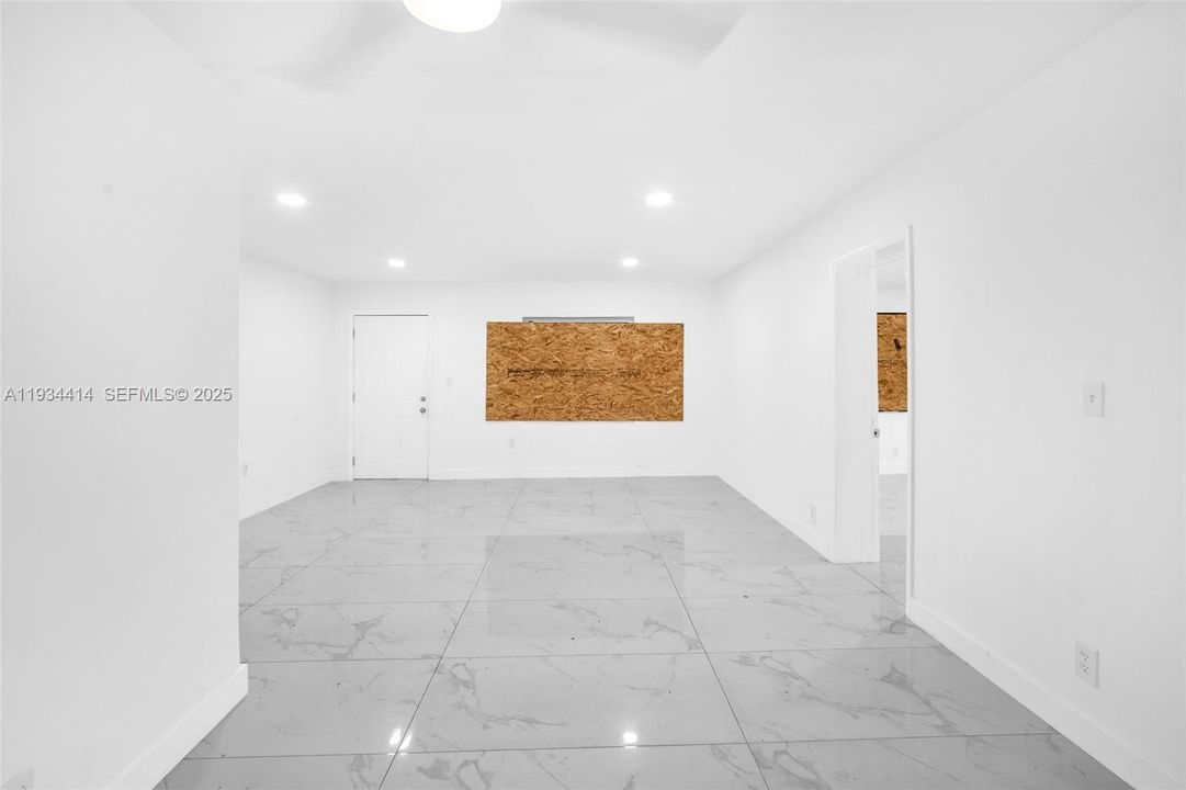 For Sale: $475,000 (3 beds, 2 baths, 1140 Square Feet)