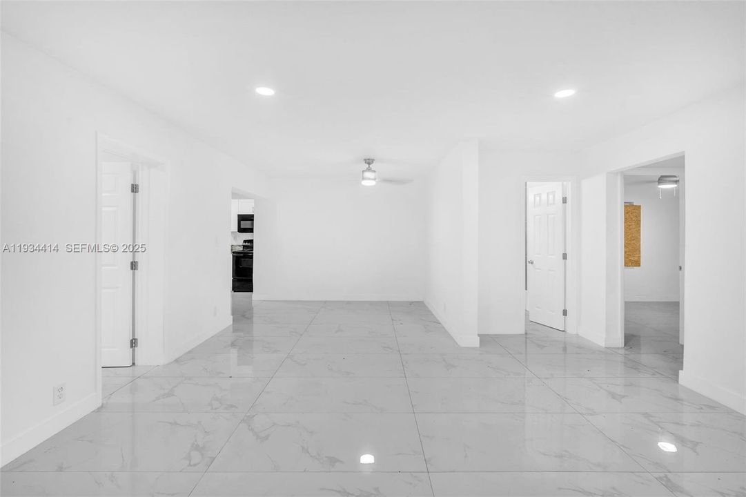 For Sale: $475,000 (3 beds, 2 baths, 1140 Square Feet)