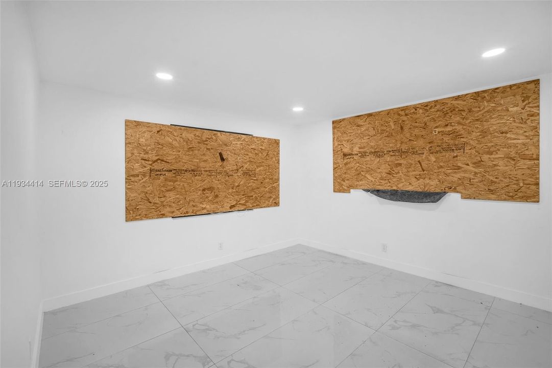 For Sale: $475,000 (3 beds, 2 baths, 1140 Square Feet)