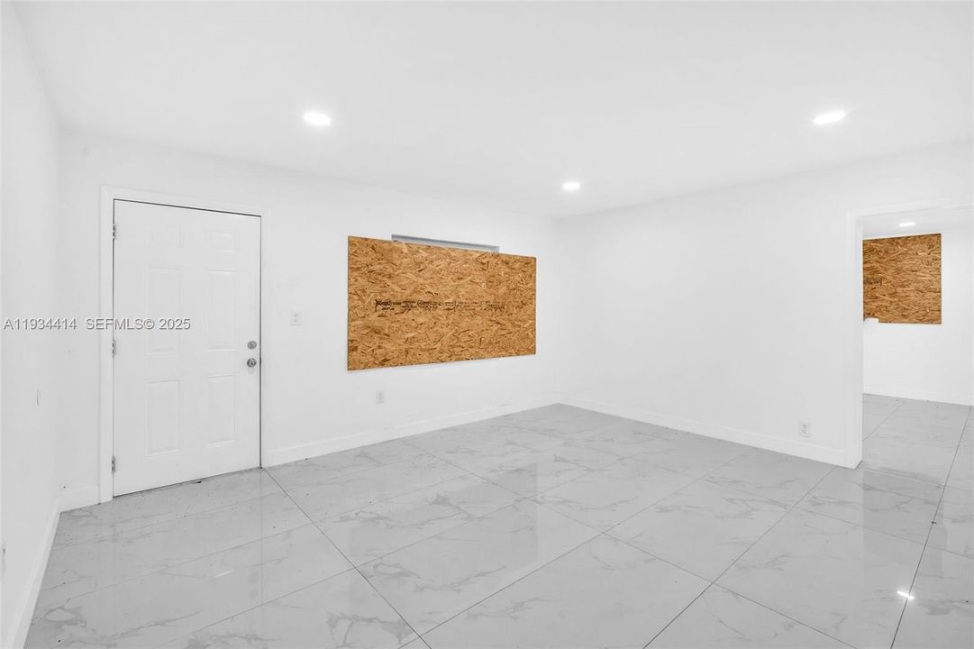 For Sale: $475,000 (3 beds, 2 baths, 1140 Square Feet)