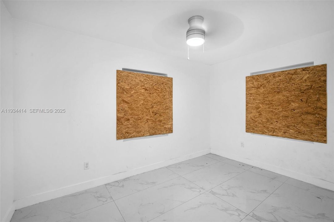 For Sale: $475,000 (3 beds, 2 baths, 1140 Square Feet)