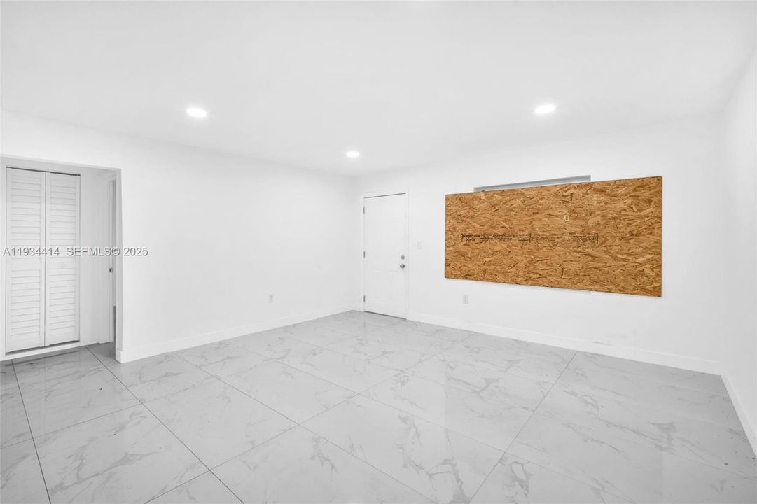 For Sale: $475,000 (3 beds, 2 baths, 1140 Square Feet)