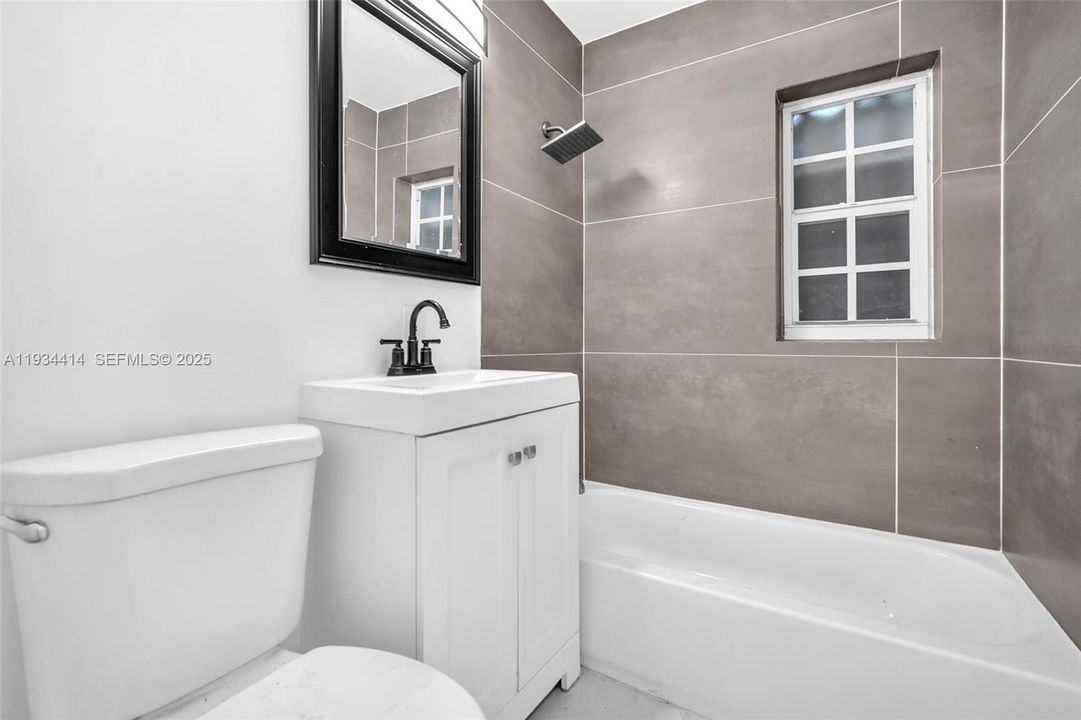 For Sale: $475,000 (3 beds, 2 baths, 1140 Square Feet)