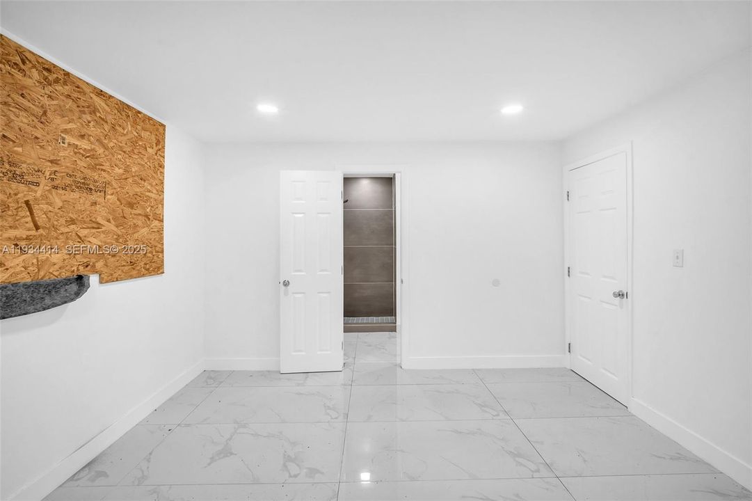 For Sale: $475,000 (3 beds, 2 baths, 1140 Square Feet)