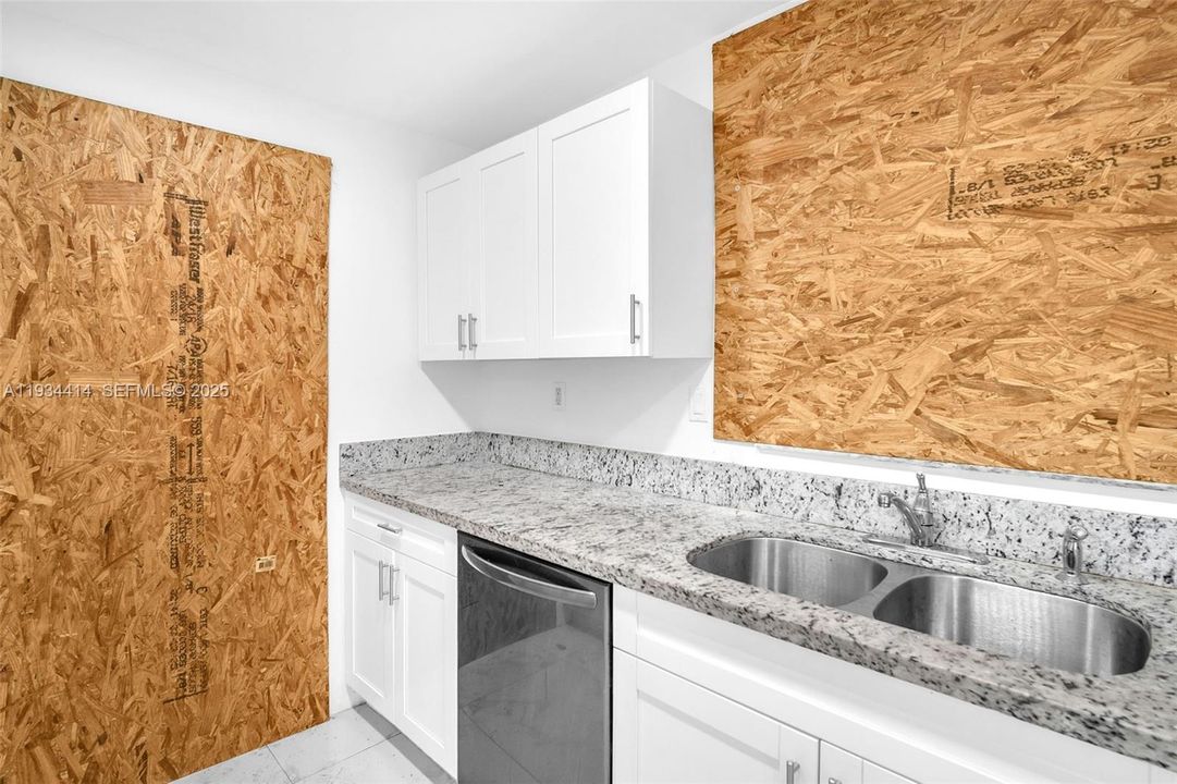 For Sale: $475,000 (3 beds, 2 baths, 1140 Square Feet)