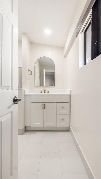 For Sale: $385,000 (2 beds, 2 baths, 1358 Square Feet)