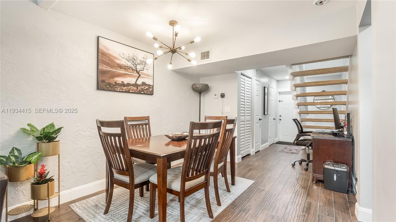 For Sale: $385,000 (2 beds, 2 baths, 1358 Square Feet)