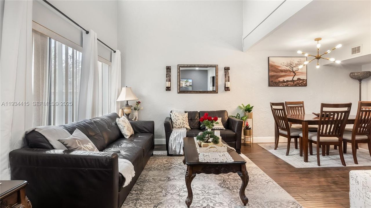 For Sale: $385,000 (2 beds, 2 baths, 1358 Square Feet)