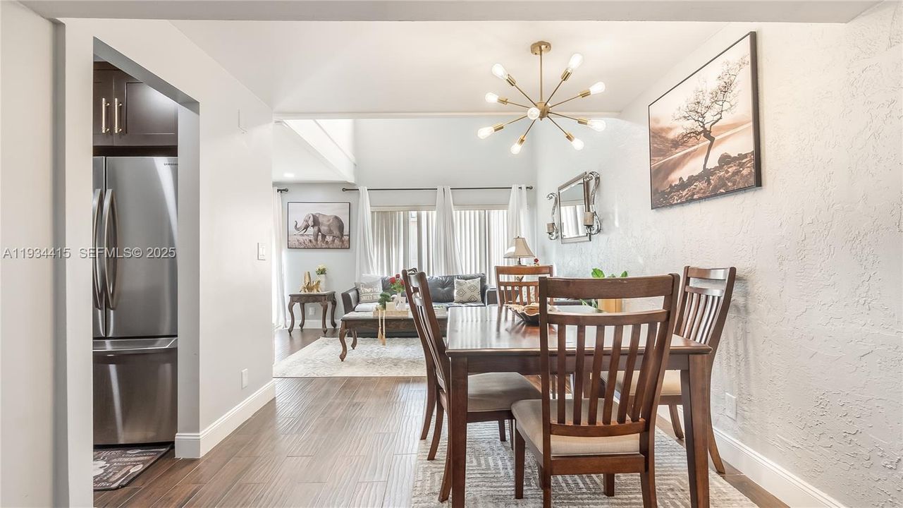 For Sale: $385,000 (2 beds, 2 baths, 1358 Square Feet)