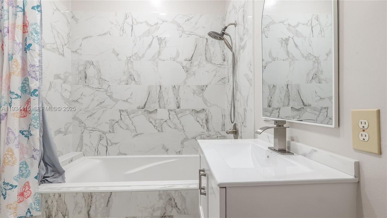 For Sale: $385,000 (2 beds, 2 baths, 1358 Square Feet)