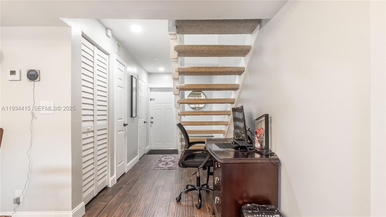 For Sale: $385,000 (2 beds, 2 baths, 1358 Square Feet)