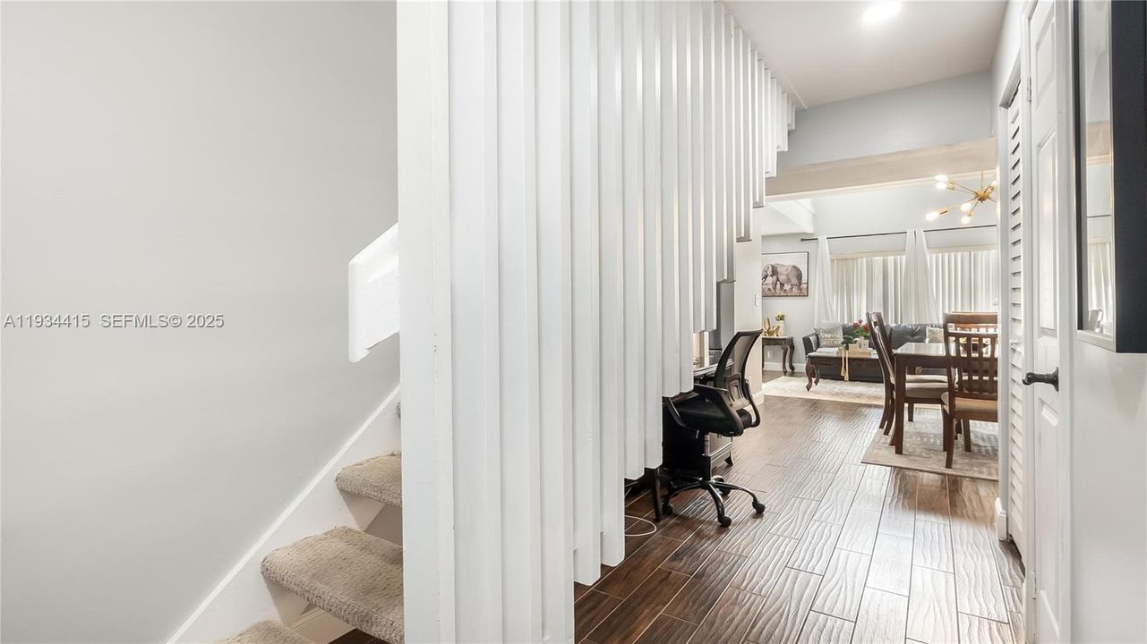 For Sale: $385,000 (2 beds, 2 baths, 1358 Square Feet)