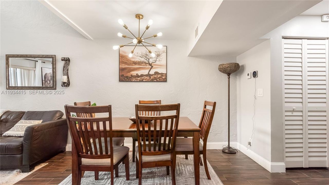 For Sale: $385,000 (2 beds, 2 baths, 1358 Square Feet)