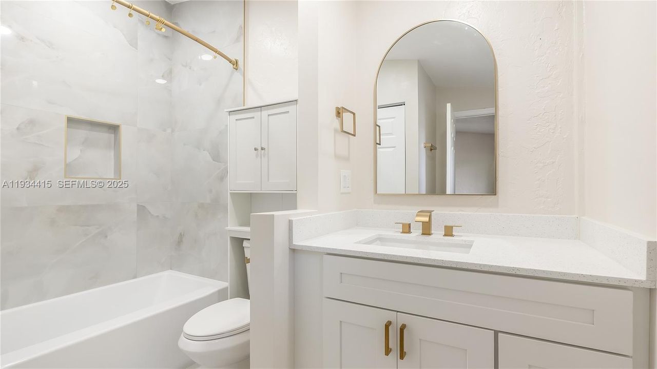 For Sale: $385,000 (2 beds, 2 baths, 1358 Square Feet)