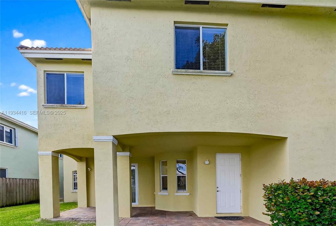 For Rent: $3,400 (3 beds, 2 baths, 2126 Square Feet)