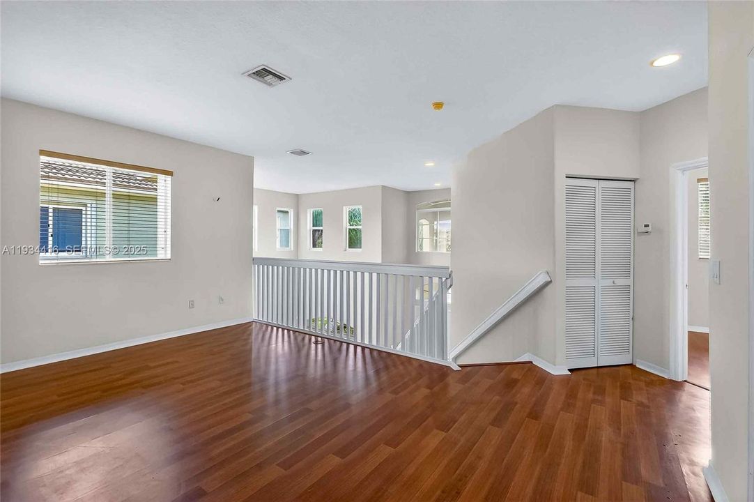 For Rent: $3,400 (3 beds, 2 baths, 2126 Square Feet)