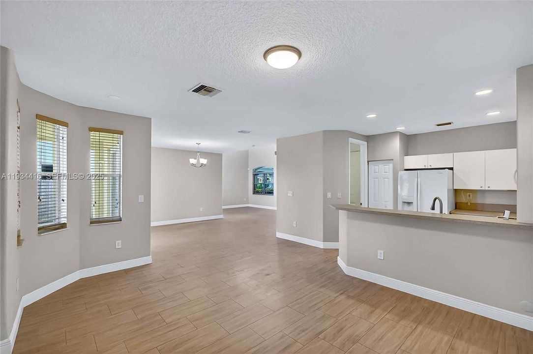 For Rent: $3,400 (3 beds, 2 baths, 2126 Square Feet)