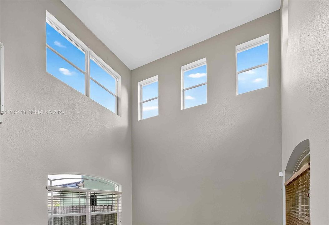 For Rent: $3,400 (3 beds, 2 baths, 2126 Square Feet)