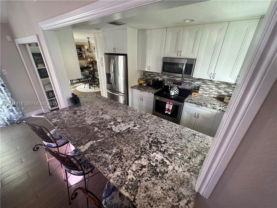 For Rent: $4,200 (3 beds, 2 baths, 1436 Square Feet)