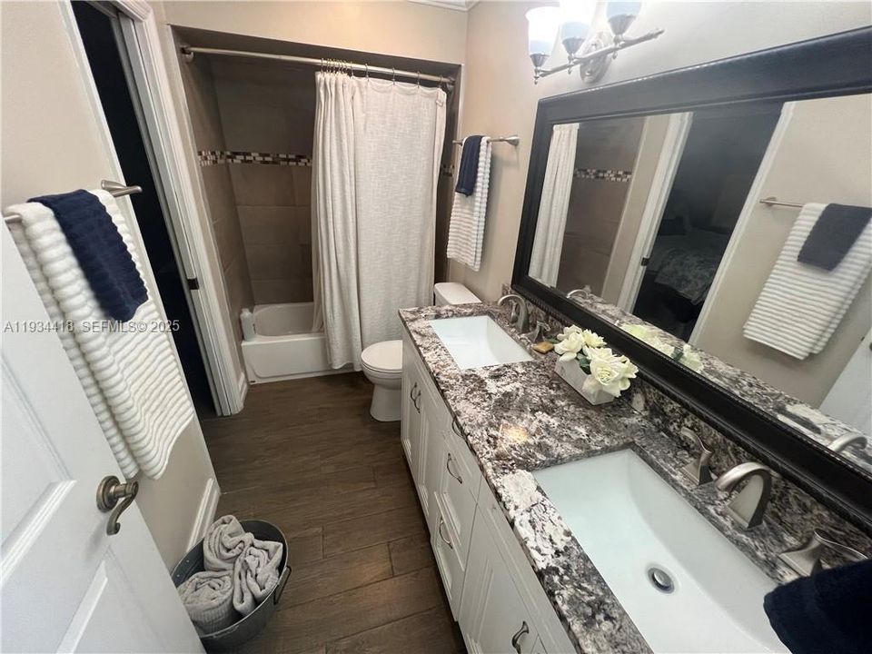 For Rent: $4,200 (3 beds, 2 baths, 1436 Square Feet)