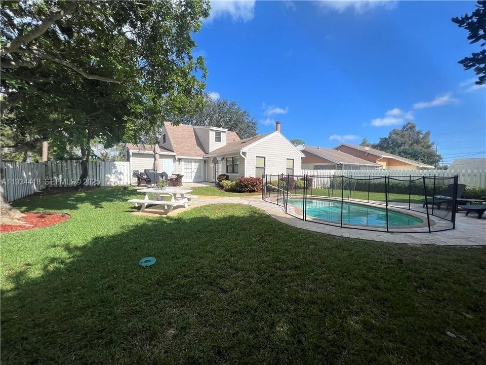 For Rent: $4,200 (3 beds, 2 baths, 1436 Square Feet)