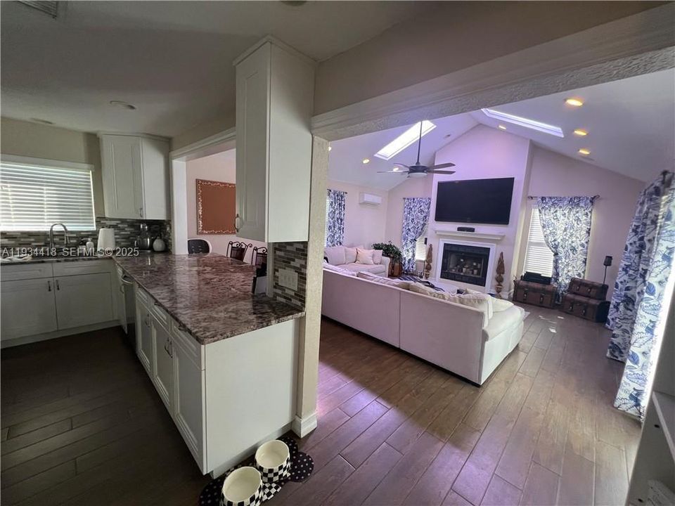 For Rent: $4,200 (3 beds, 2 baths, 1436 Square Feet)