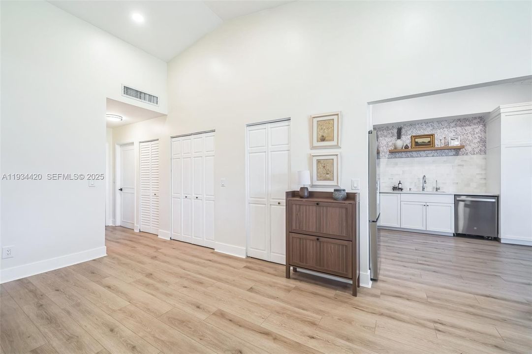 En Renta: $2,750 (2 camas, 2 baños, 1305 Pies cuadrados)