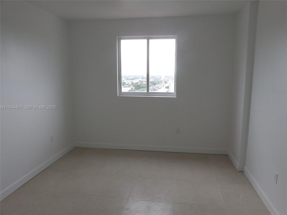 For Rent: $2,350 (2 beds, 2 baths, 951 Square Feet)